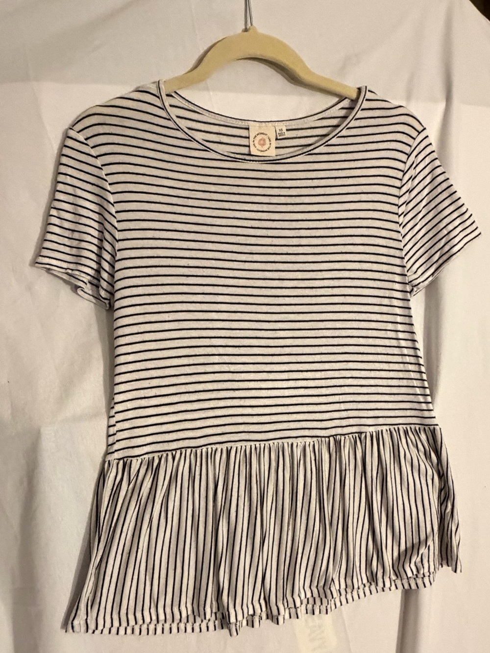 #578 Live in the Moment Women’s Striped Peplum Short-Sleeve Top - Black & White